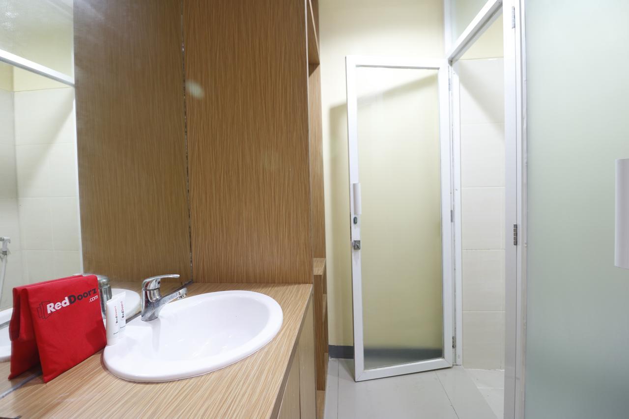 Reddoorz Near Itc Cempaka Mas Hotel Jacarta Exterior foto
